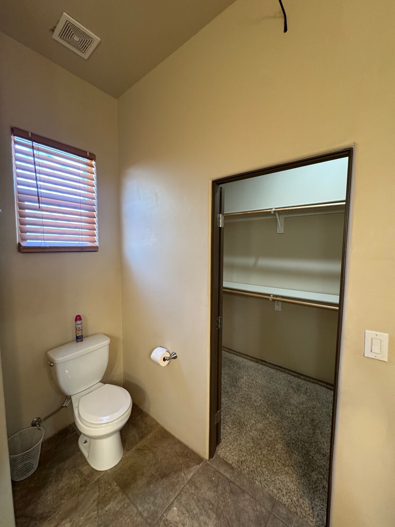 Building Photo - 4600 6th St NW