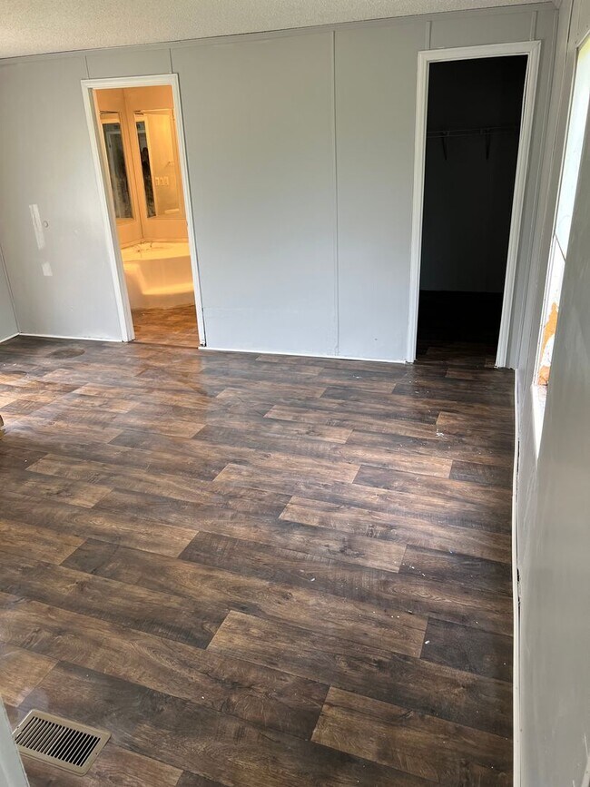 Building Photo - 3 BR 2 Bath 1,280 sq ft singlewide mobile ...