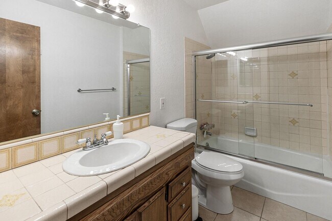 Building Photo - 117 A Ln