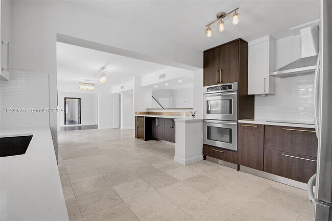 Building Photo - 6900 SW 104th St