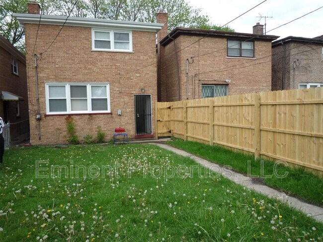 Building Photo - 9016 S Morgan St