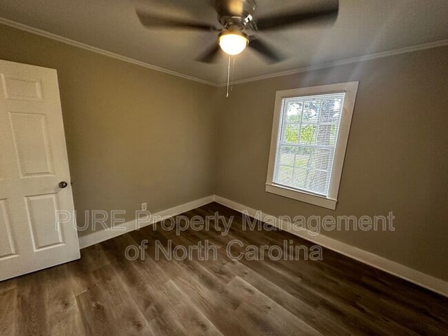 Building Photo - 903 Holt St