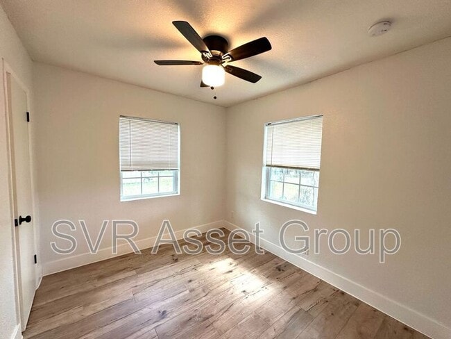 Building Photo - 8054 Graff Ln