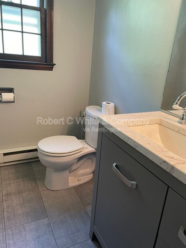 Building Photo - 25 Regency Ct