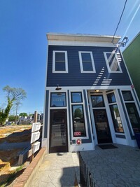 Building Photo - Church Hill