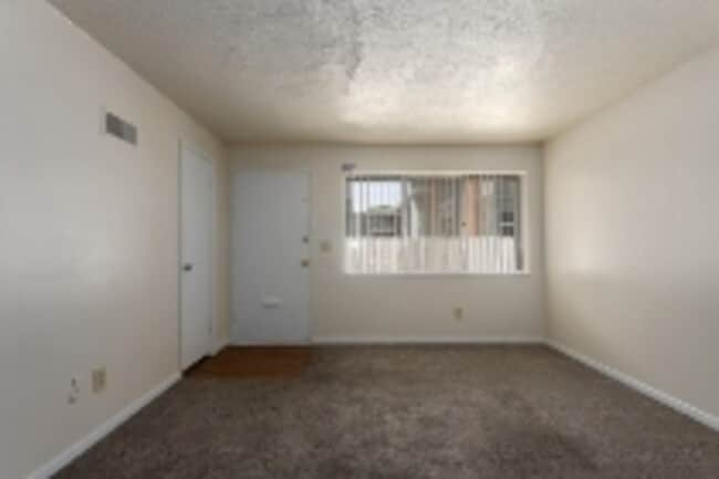 Building Photo - 439 W 87 Pl