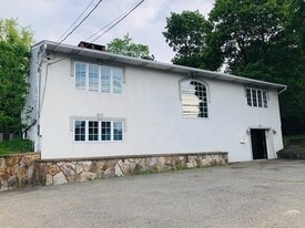 Building Photo - 548 Worcester St