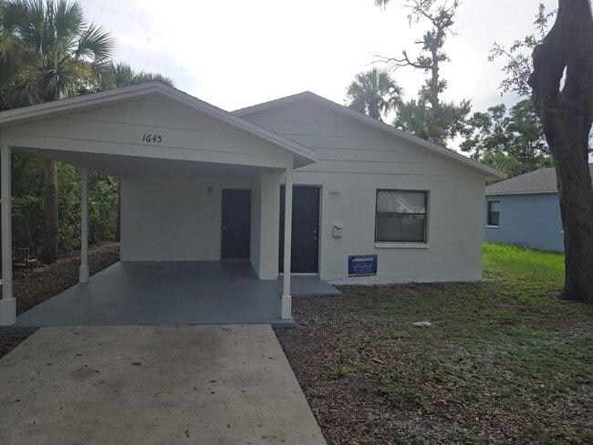 Primary Photo - SPACIOUS RANCH STYLE 3 BEDROOM 2 FULL BATH...