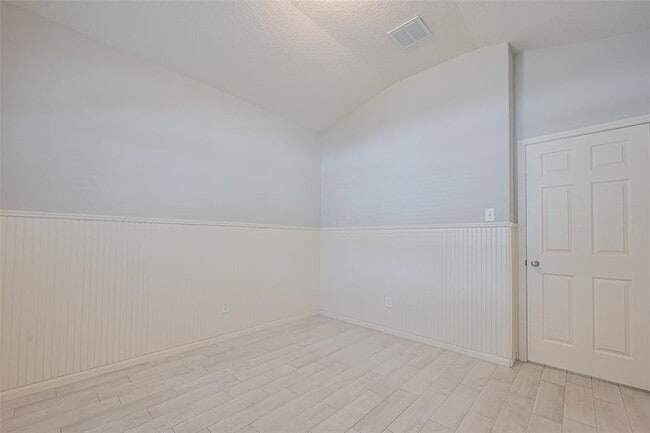 Building Photo - 2502 Oakthorn Ct
