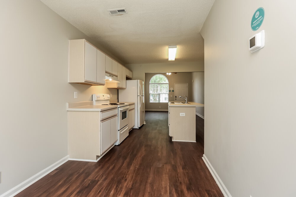 Building Photo - 1464 Rochester Dr