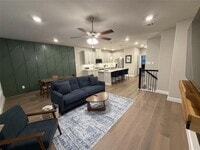 Building Photo - 328 Greenhouse Dr