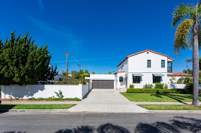 Building Photo - Restored 1928 Spanish in the Heart of Kensington