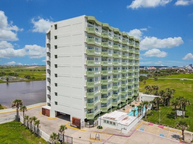 Building Photo - 9420 Seawall Blvd