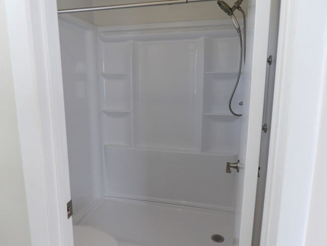 Building Photo - Updated 1/2 Duplex