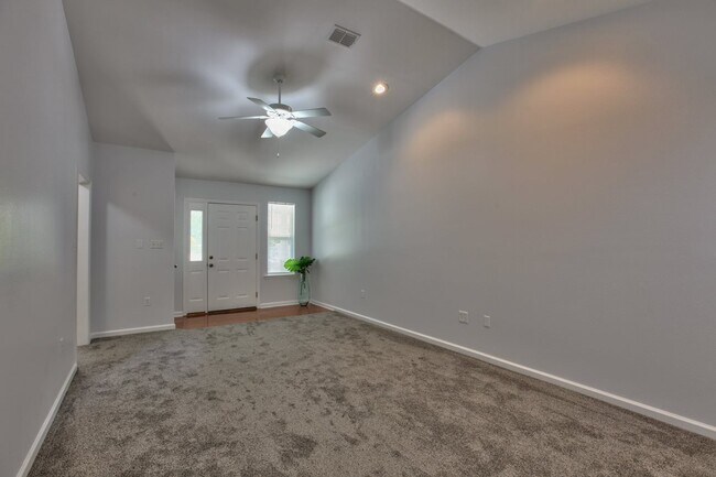 Building Photo - 1677 Quazar Rd