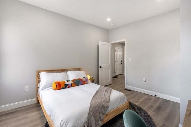 Building Photo - 35 Sagamore Ave