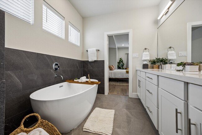 Building Photo - 10614 Cascade Ledge Ln