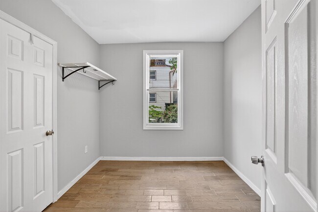 Building Photo - 83 Williams Ave