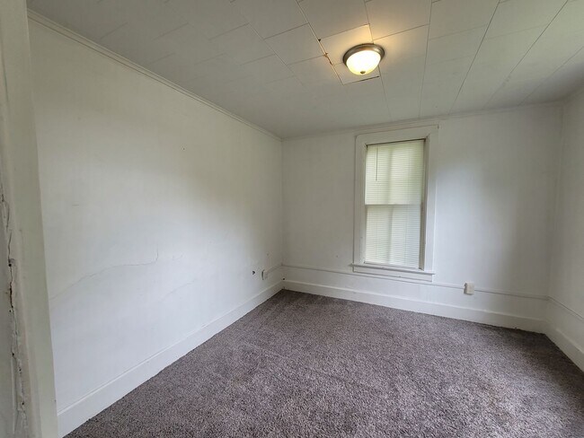 Building Photo - 2411-2415 Gowen St