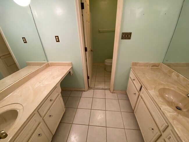 Building Photo - 5075 Riverwood Cir - NE Jackson