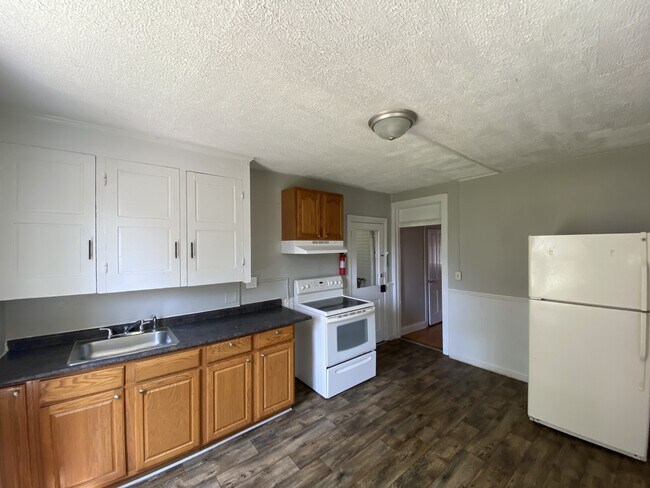 Building Photo - 324 N Franklin St