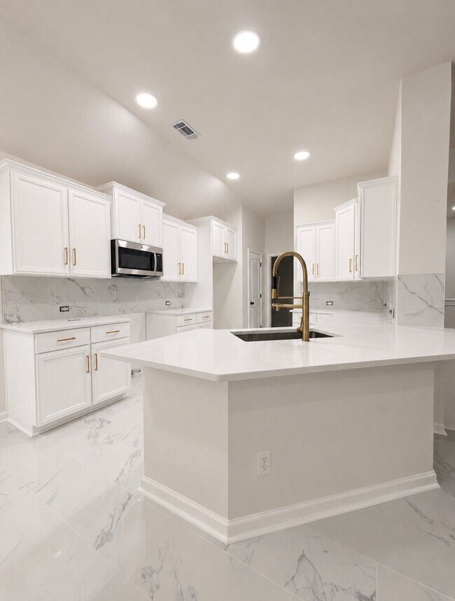 Building Photo - 705 Evanwood Dr
