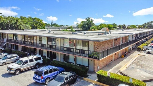 Building Photo - 7900 S Orange Blossom Trail