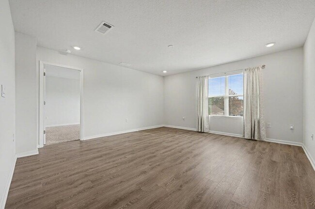 Building Photo - 3277 Chapelwood Dr