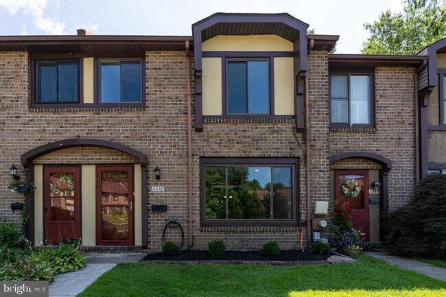 Building Photo - 3458 Norwood Pl