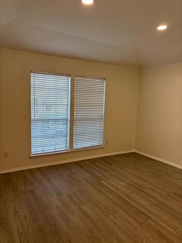 Building Photo - 2100 Valleywood Dr