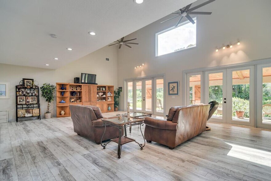 Building Photo - 5100 28th Ave N