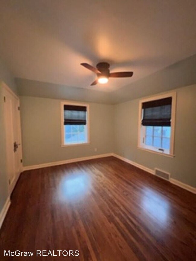 Building Photo - 4 br, 3.5 bath House - 2141 E. 31st Place S.