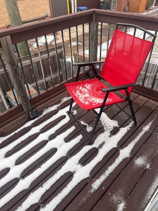 Building Photo - Big, beautiful completely newly remodeled 3 bed 2 bath townhome