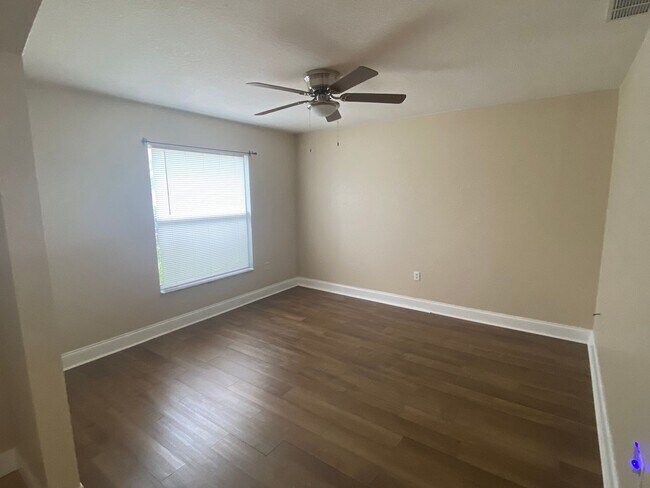 Building Photo - House for rent