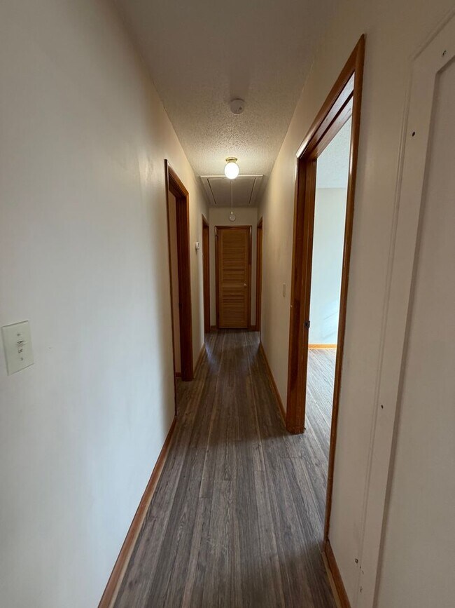 Building Photo - 189 Warden Dr