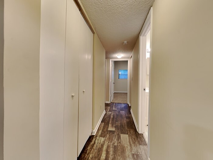 Building Photo - 7593 Sharbeth Dr S