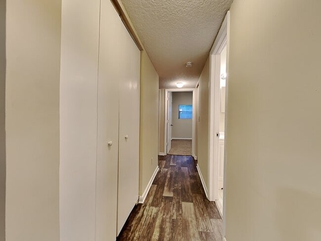 Building Photo - 7593 Sharbeth Dr S