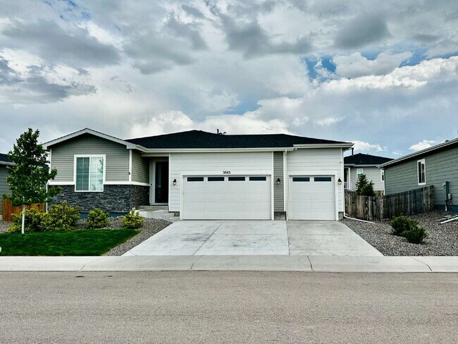 Building Photo - "Charming 4-Bedroom Castle Rock Home with Spacious Living!"  Available Now!