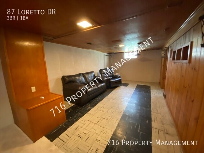 Building Photo - Newly Renovated Single Family Home! Move i...