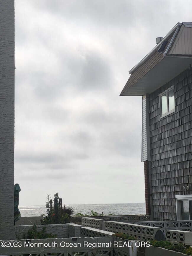 Building Photo - 18 Village Rd