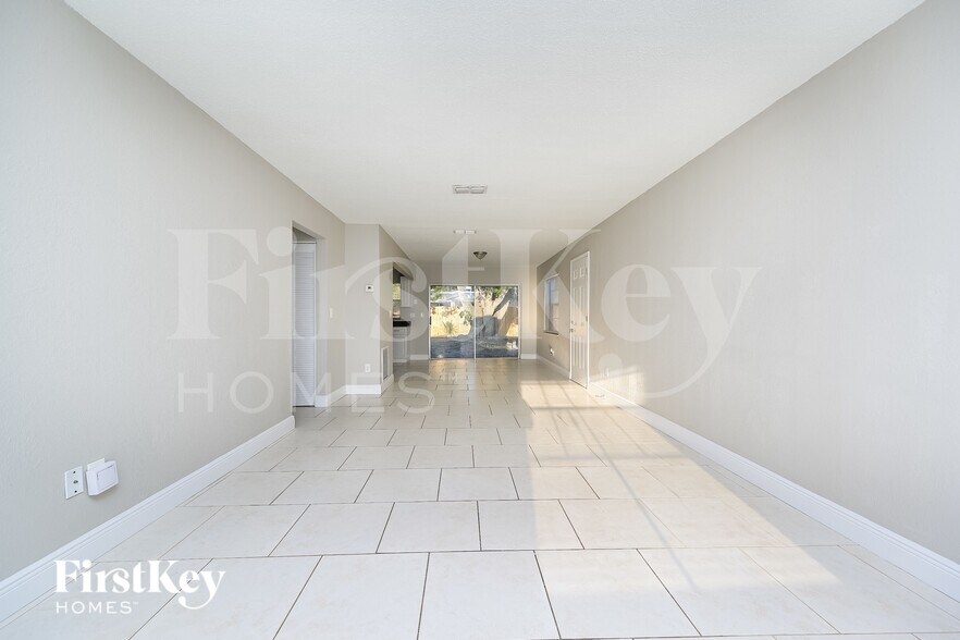 Building Photo - 2503 Mary Sue St