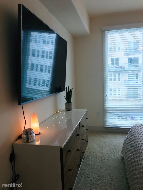 Building Photo - 1 br, 1 bath Apartment - 3211 Palm Way