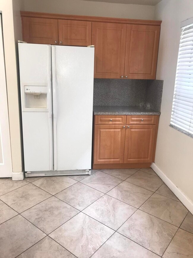 Building Photo - 845 NW 98th Ave
