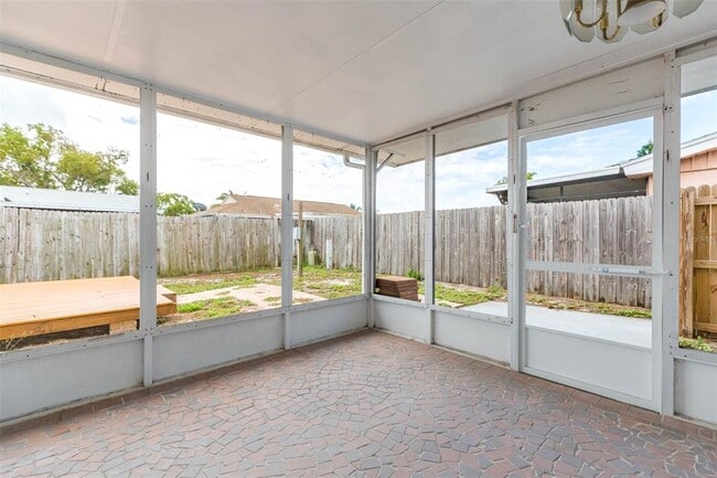 Building Photo - 4204 Newbury Dr