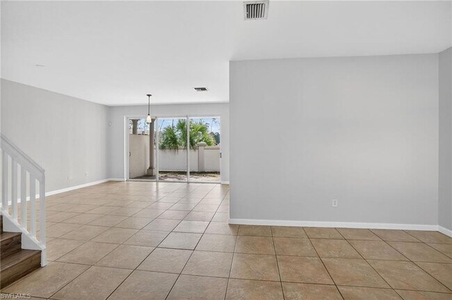 Building Photo - 7013 Romana Way