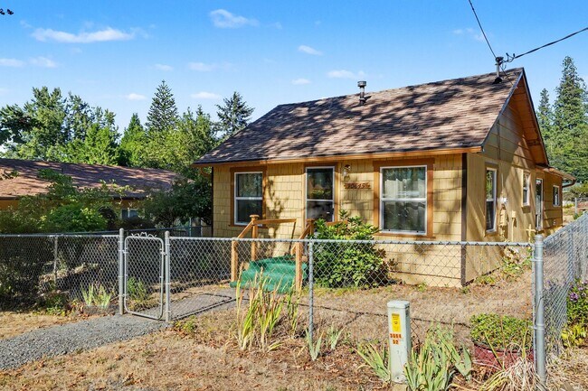 Building Photo - 30645 Fisher St
