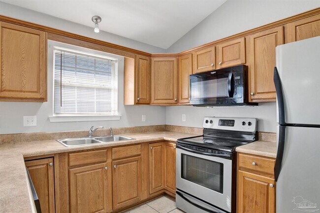 Building Photo - 5837 Creek Station Dr