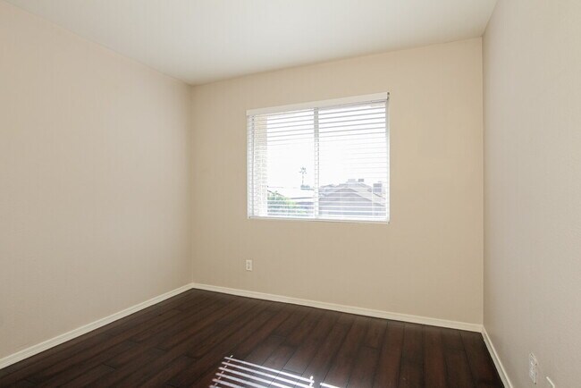 Building Photo - 116 W Monona Dr