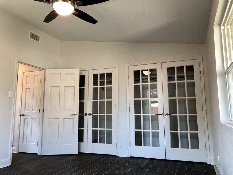 Building Photo - 717 Oblate Dr