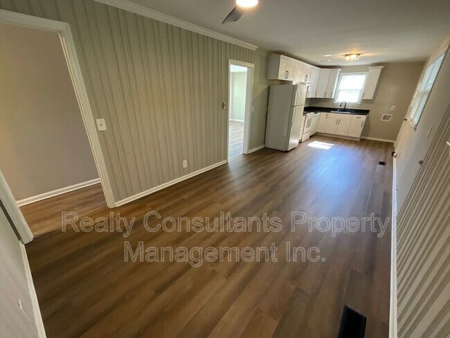 Building Photo - 1413 Gracewood Dr